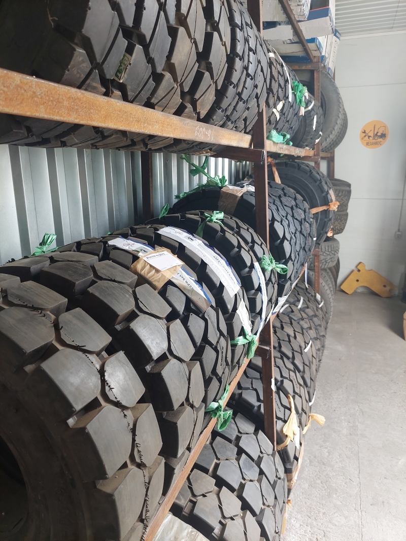 шины на погрузчик вилочный