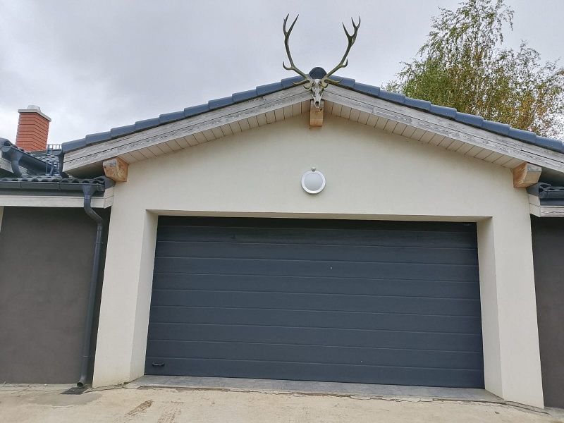 Гаражные секционные ворота 30002152300  под ключ за 14 дней